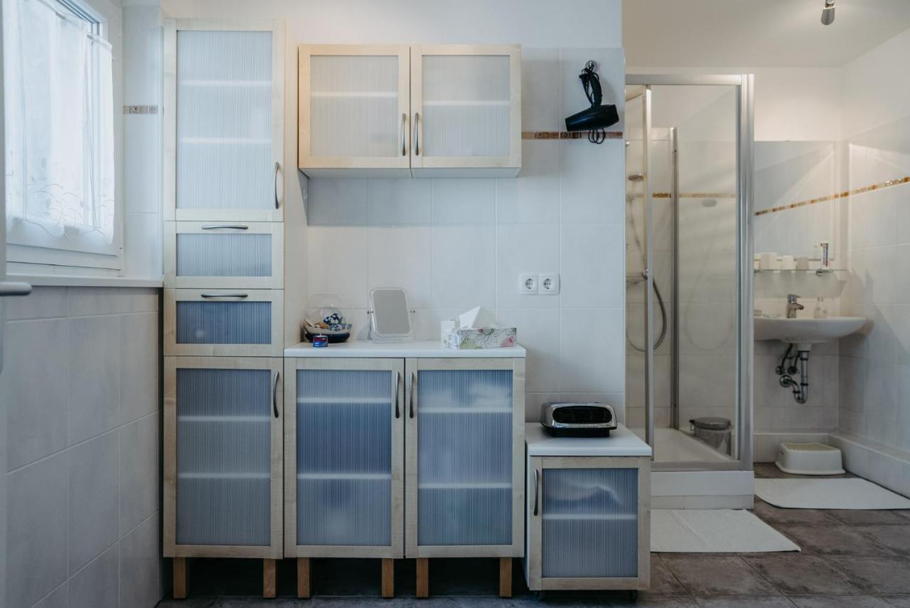Haus Luna - Privatzimmer Im Sonnigen Suedburgenland Hackerberg Buitenkant foto