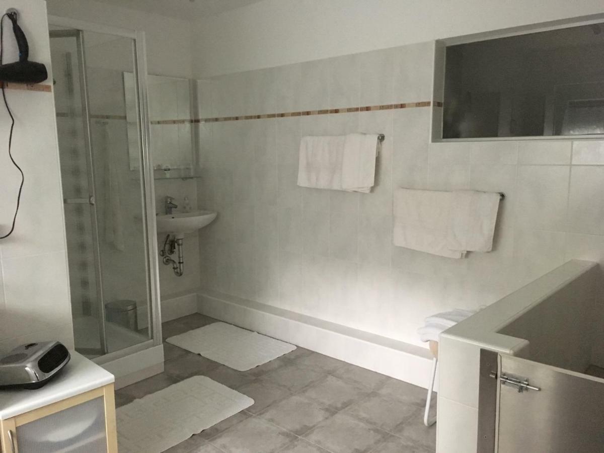 Haus Luna - Privatzimmer Im Sonnigen Suedburgenland Hackerberg Buitenkant foto